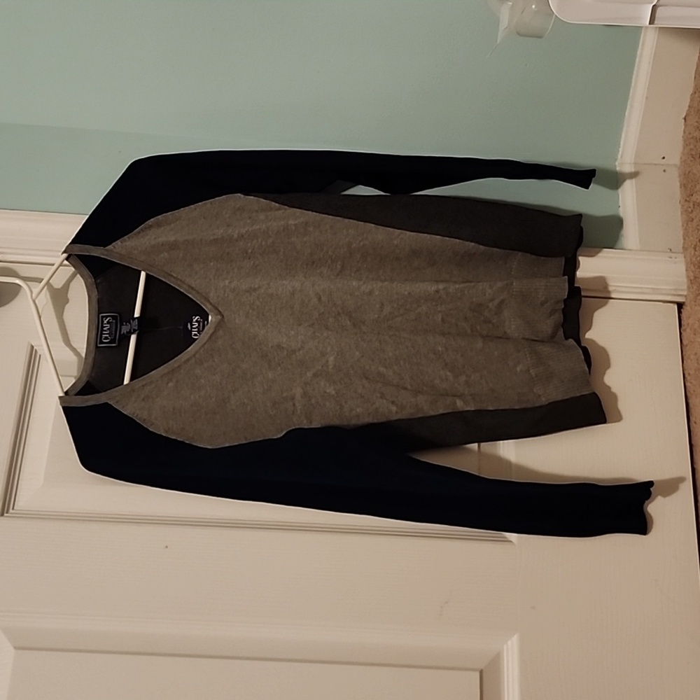 Chaps Classic black and gray v neck sweater sz M